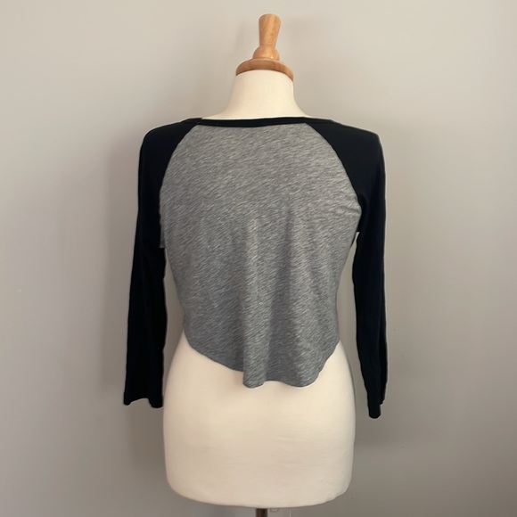 Talula Cropped Raglan Top - Picture 2 of 4
